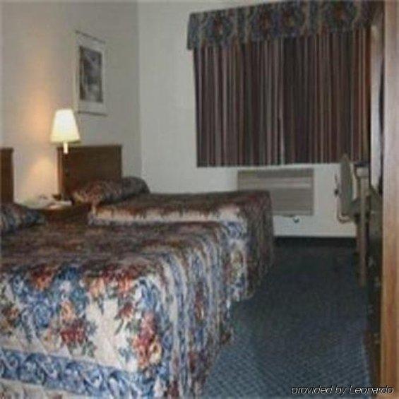 Holiday Inn Express & Suites - Tulare, An Ihg Hotel Habitación foto